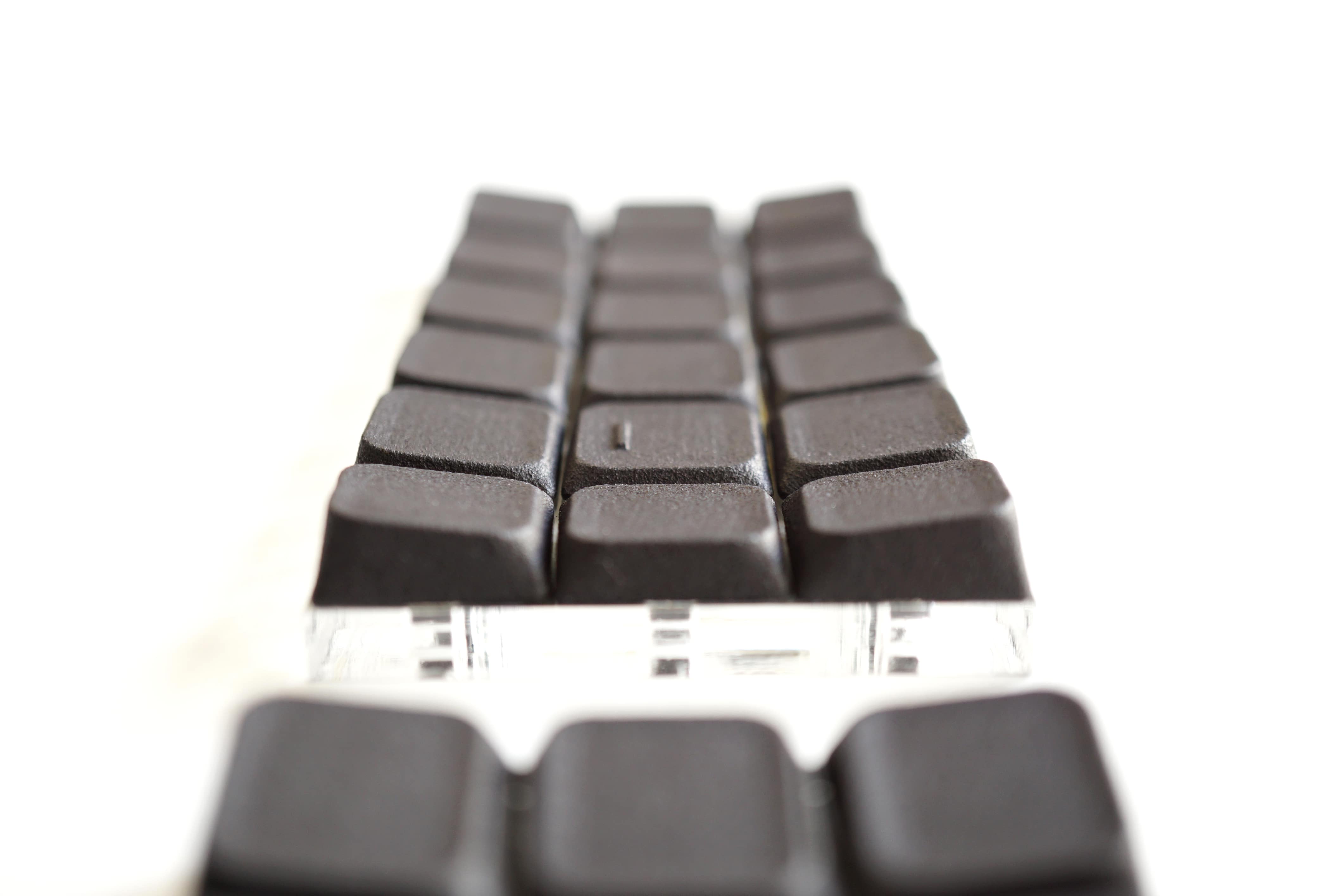 ロープロファイルキーボード　16mmピッチ用キーキャップセット（49個） c60c7d2070dc0406c19338ccf68efd
